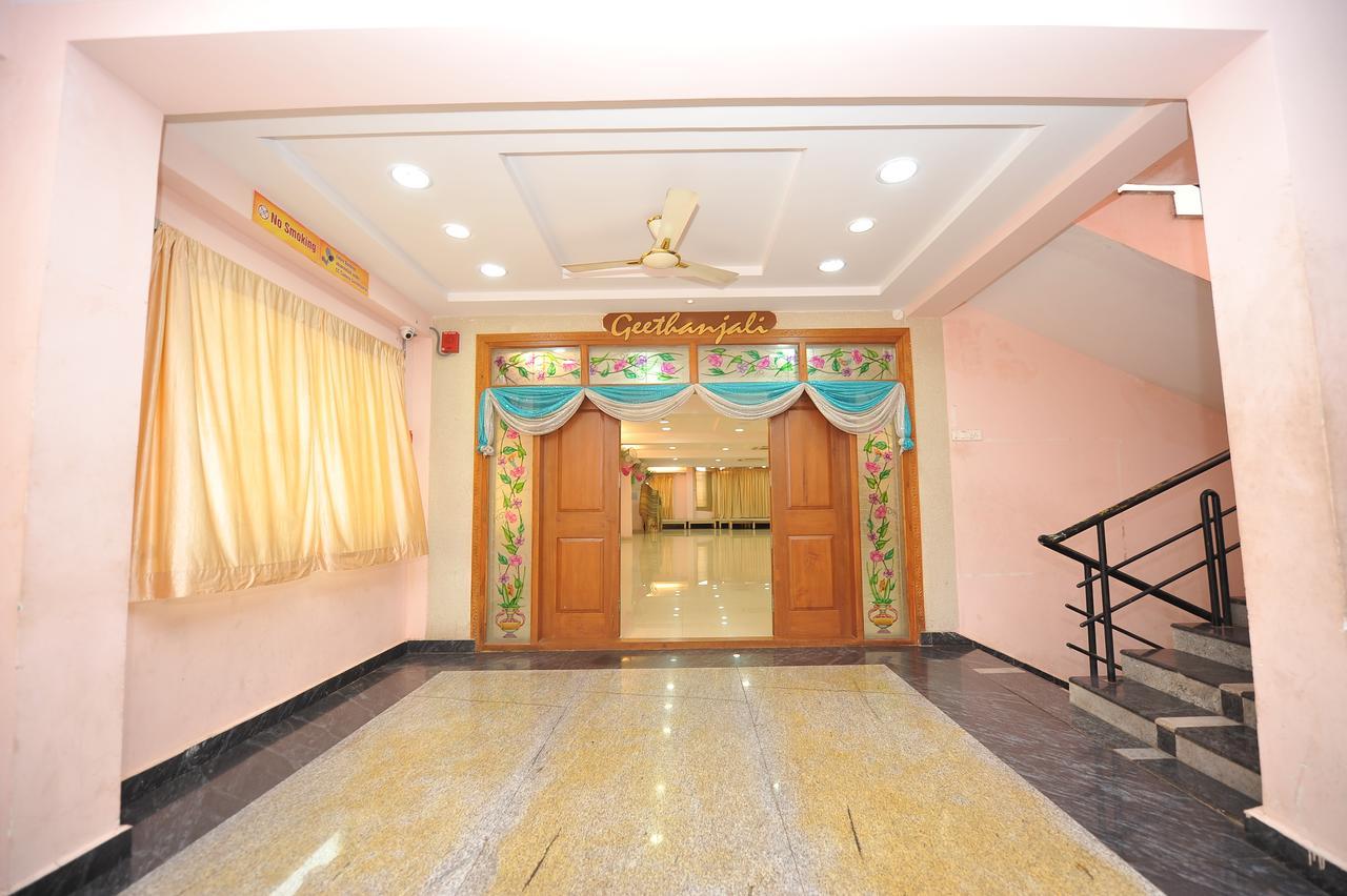 Shree Lakshmi Guest House Визакхапатнам Екстериор снимка